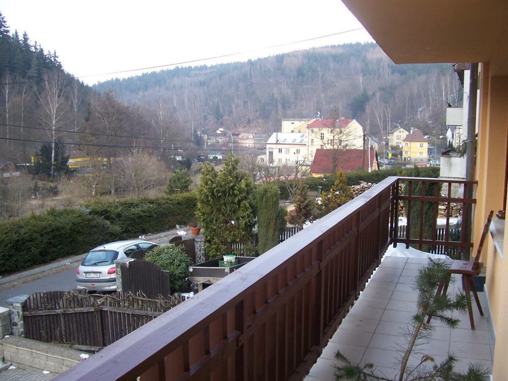 Penzion Havaj Karlovy Vary Exterior photo